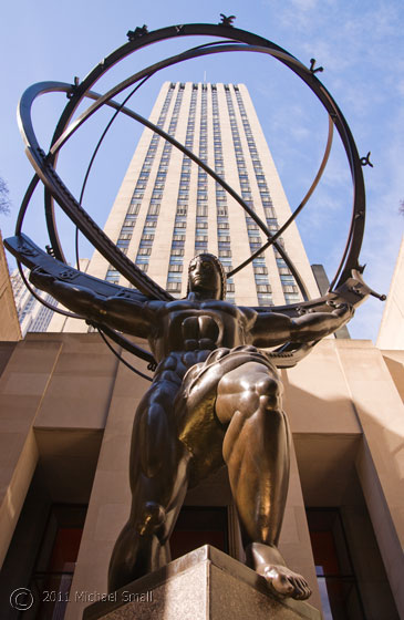 Photo of the Atlas statue at Rockefeller Plaza, New York City