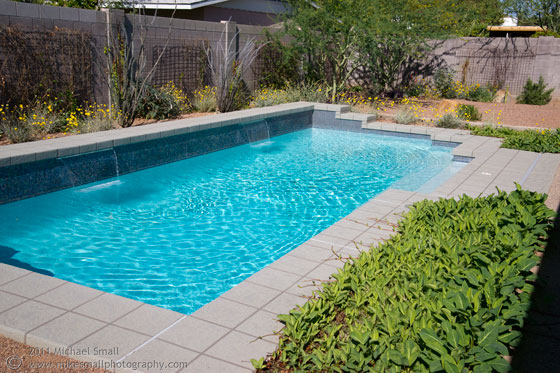 Photo of the swimming pool of a mid-century modern home in Phoenix