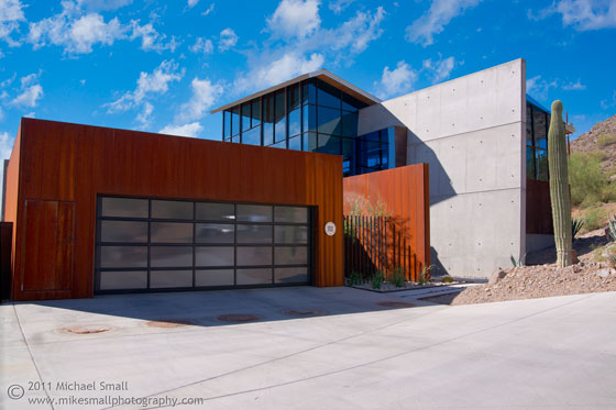 Architectural photograph of a modern home in Phoenix, AZ
